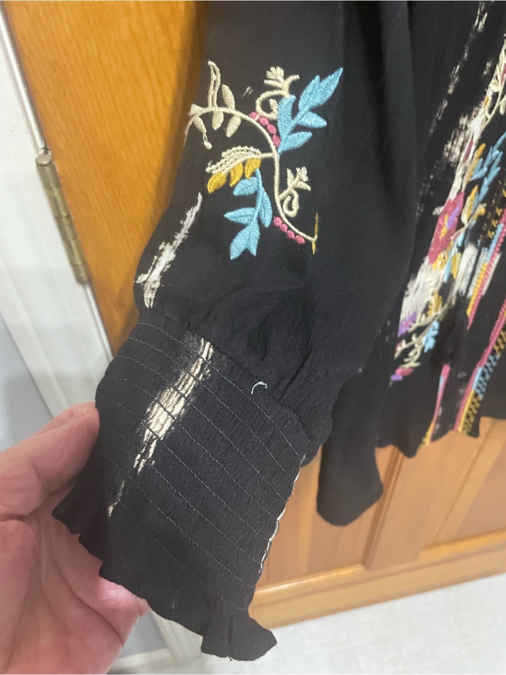 CALESSA Boho Black Floral Embroidered Button-Front Blouse Lightweight Large - Picture 7 of 9